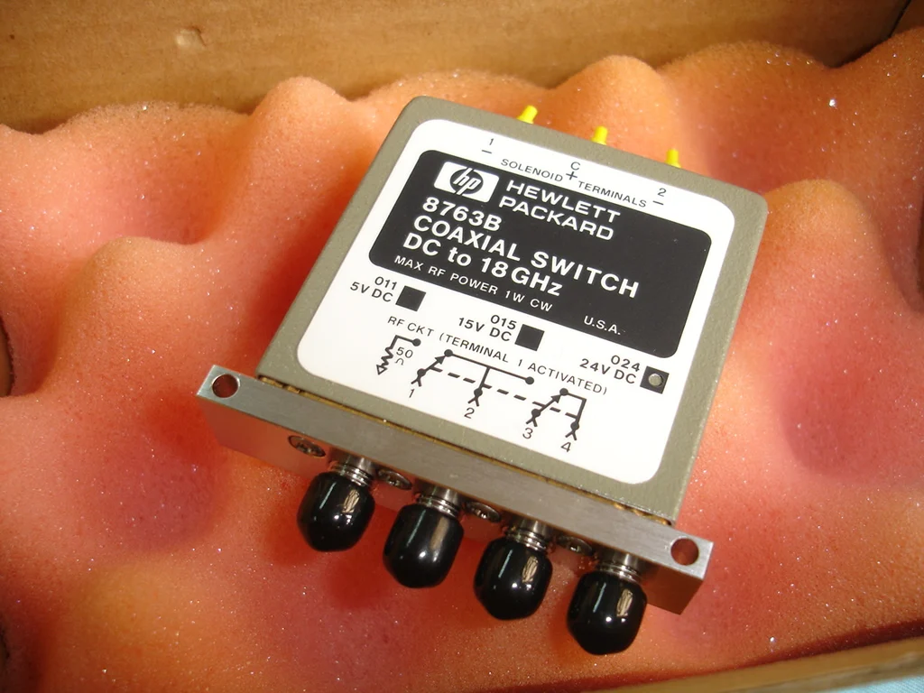 Для новых Agilent 8763B 4-портовый коаксиальный переключатель постоянного тока в