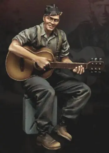 

1/35 Resin Figures Soldier Playing Guitar 1pc