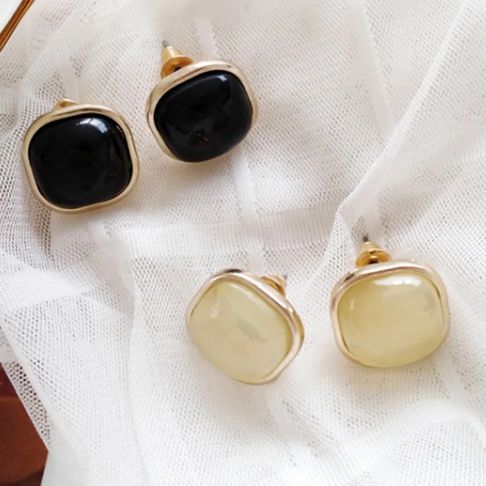 

Chadestinty Simple Earrings For Women Black Earring Gold Color Geometric Square Ear Clip Earing No Hole Earcuffs Resin Jewelry