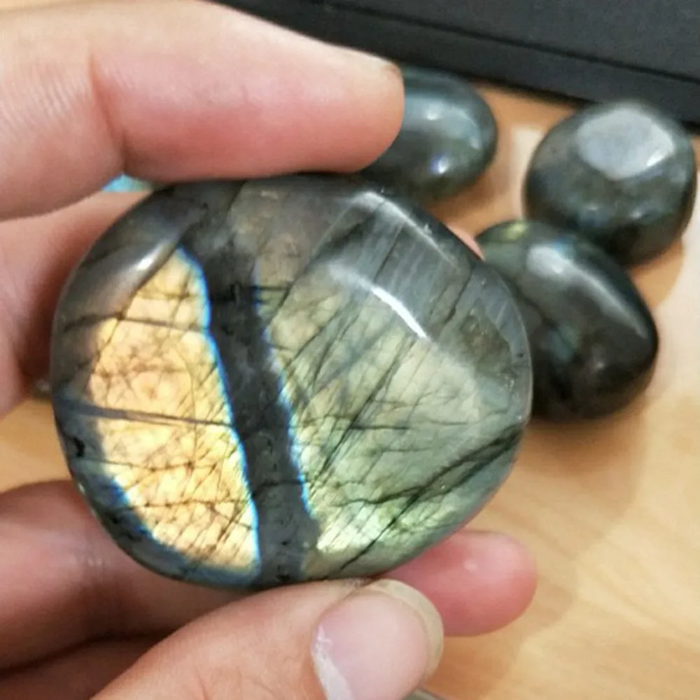

1pcs Polished Crystal Moonstone Raw Gemstone Ornament Quartz Labradorite Handicraft Beautiful Fish Tank Decorating Stones