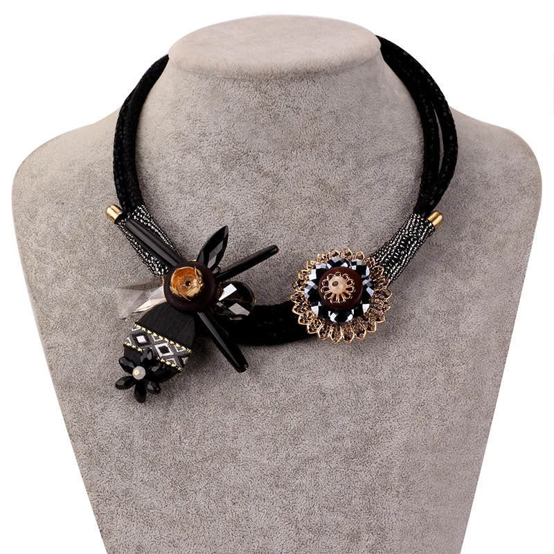 

Retro fashion short choker hyperbole resin flowers ethnic woman black collar chain exquisite necklaces