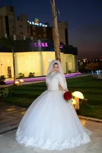 Romantic Muslim Wedding Dresse with Hijab Vintage High Neck Three Quarter Sleeves Appliqued Ball Gown Saudi Arabic Bridal Gown