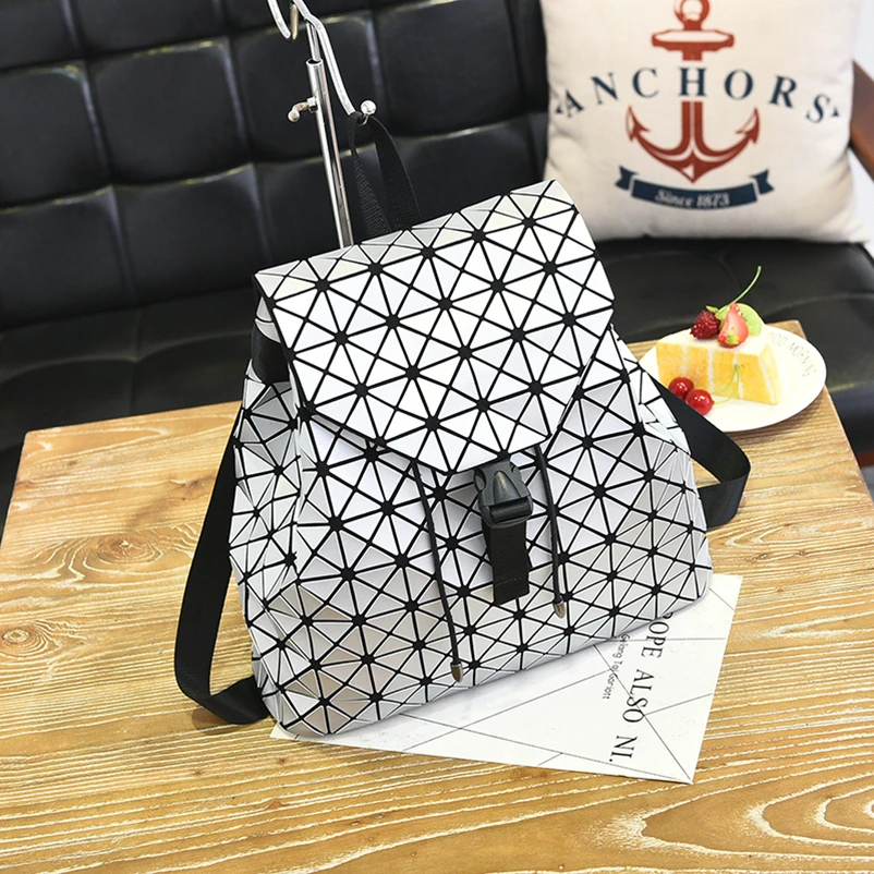 Nevenka Diamond Lattice Backpack Women Backpack Leather Creative Geometric Backpacks Drawstring Backpacks for Teenager Girl 20183