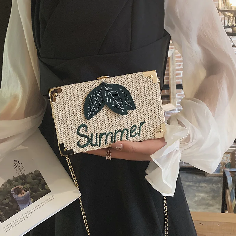 

2019 New Summer Beach Small Shoulder Flap Bags Embroidery Chain Crossbody Straw Bags Vintage Chic Rattan Handbags And Purses