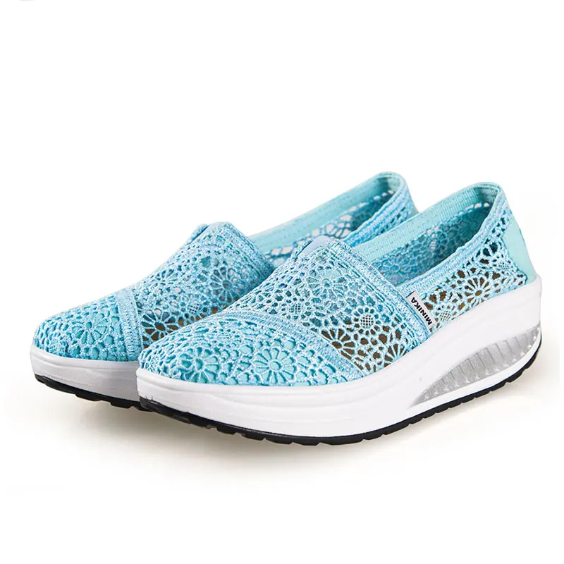 Prix pour 2016 NOUVEAU Massage Respirant Dentelle Réel D'été Femmes chaussures de Sport pour Femmes Fitness Battantes Compensées lumière up chaussure Prix pour 2016 NOUVEAU Massage Respirant Dentelle Réel D'été Femmes chaussures de Sport pour Femmes Fitness Battantes Compensées lumière up chaussure