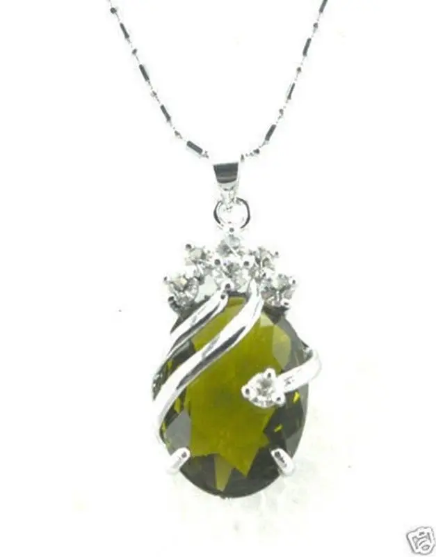 

Exquisite Peridot Crystal Pendant Necklace 5.27