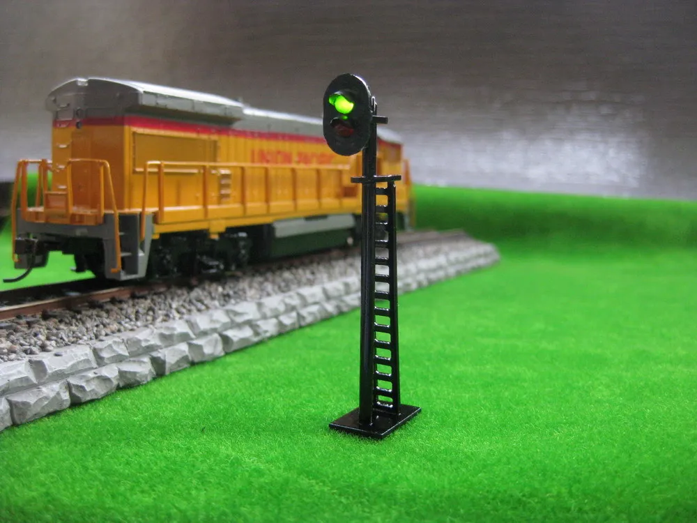 

JTD03 Model Railway 2-Light Block Signal Green/Red HO Scale 6cm 12V Led New