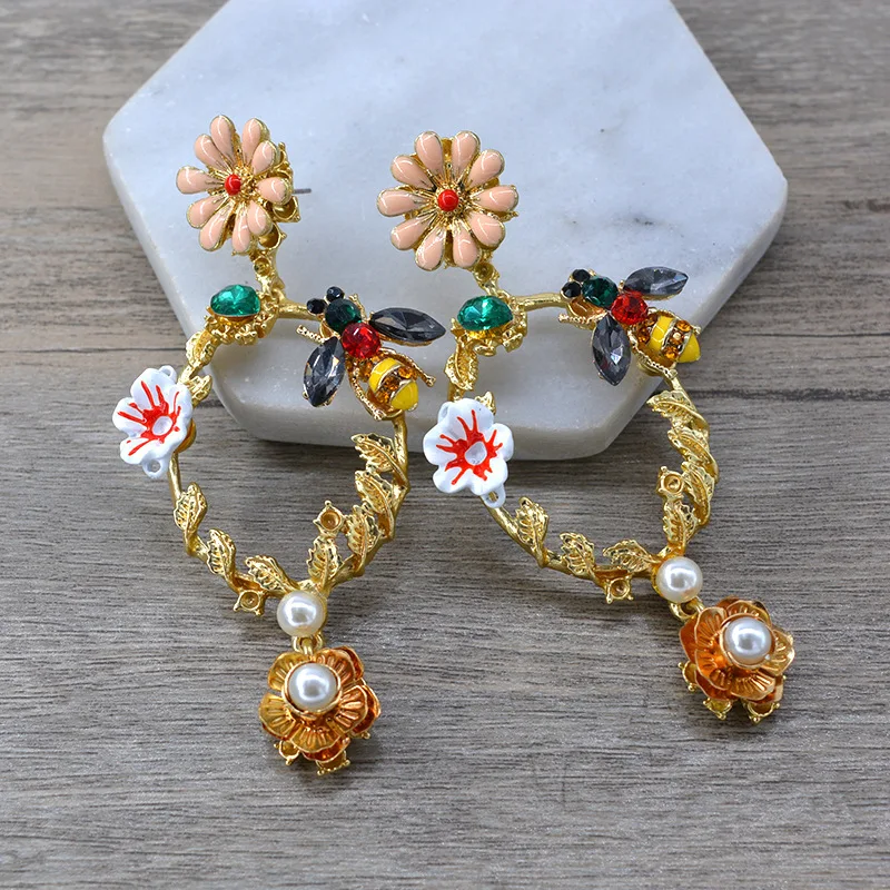 Piercing Pearl Tassel Long Earrings for Women