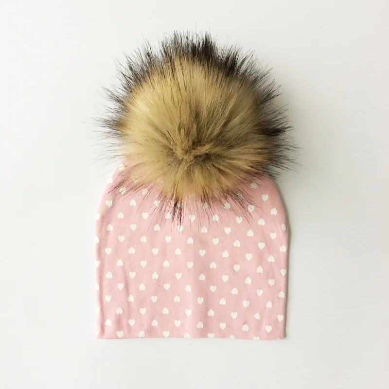Детская шапка из искусственного лисьего меха, шапка для маленьких мальчиков, хлопковая шапка с помпоном и принтом для девочек, зимние детские головные уборы, шапки - Цвет: pink heart