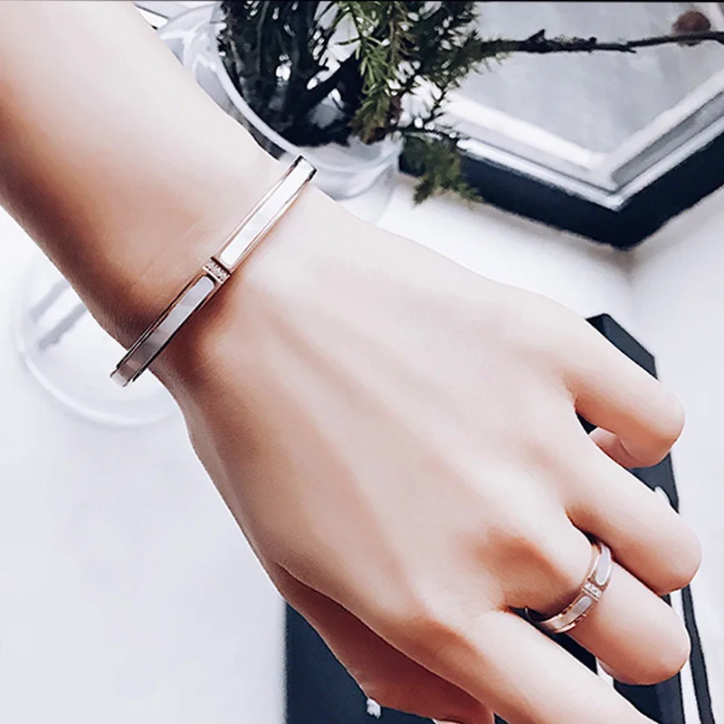 

High Quality White Shell Bangle 316 L Stainless Steel Rose Gold Color Woman Jewelry Three Rhinestones Bracelet Prevent Allergy
