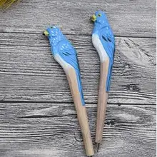 Рекламная Высококачественная деревянная шариковая ручка с синей точкой для птиц, подарочная ручка из липы с синей птицей ручной работы, цветная ручка