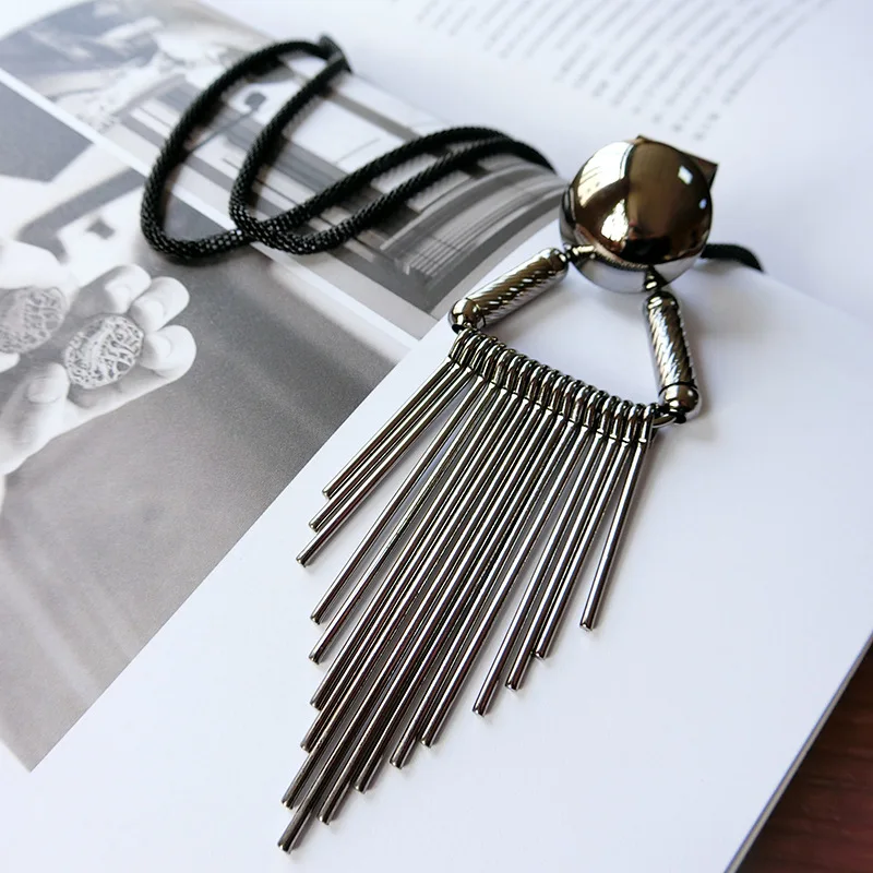 

Fashion Metal Fringed Necklace Women's Simple Pendant Long Necklace Women Jewelry Gothic sweater necklace