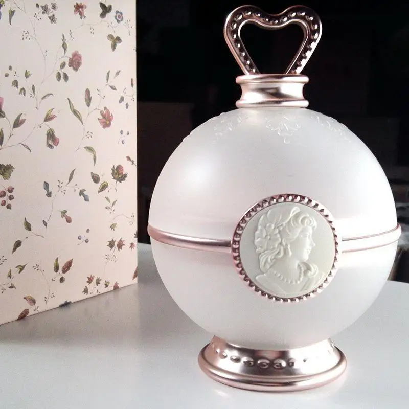 

BellyLady Blusher Flower Bowl Petal Ornaments Blush storage box Makeup Tool Box Desktop Decoration Jewelry Makeup Classical Box