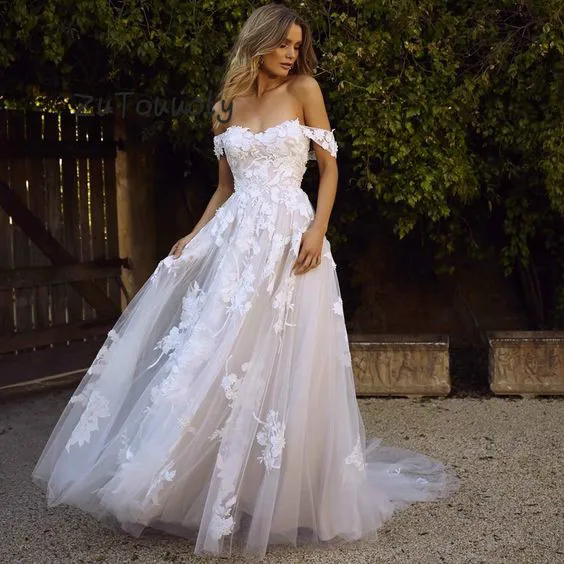 

Boho Flower Wedding Dress Off The Shoulder Backless Beach Wedding Dresses A Line Rustic Retro Applique Lace Designer Bridal Gown
