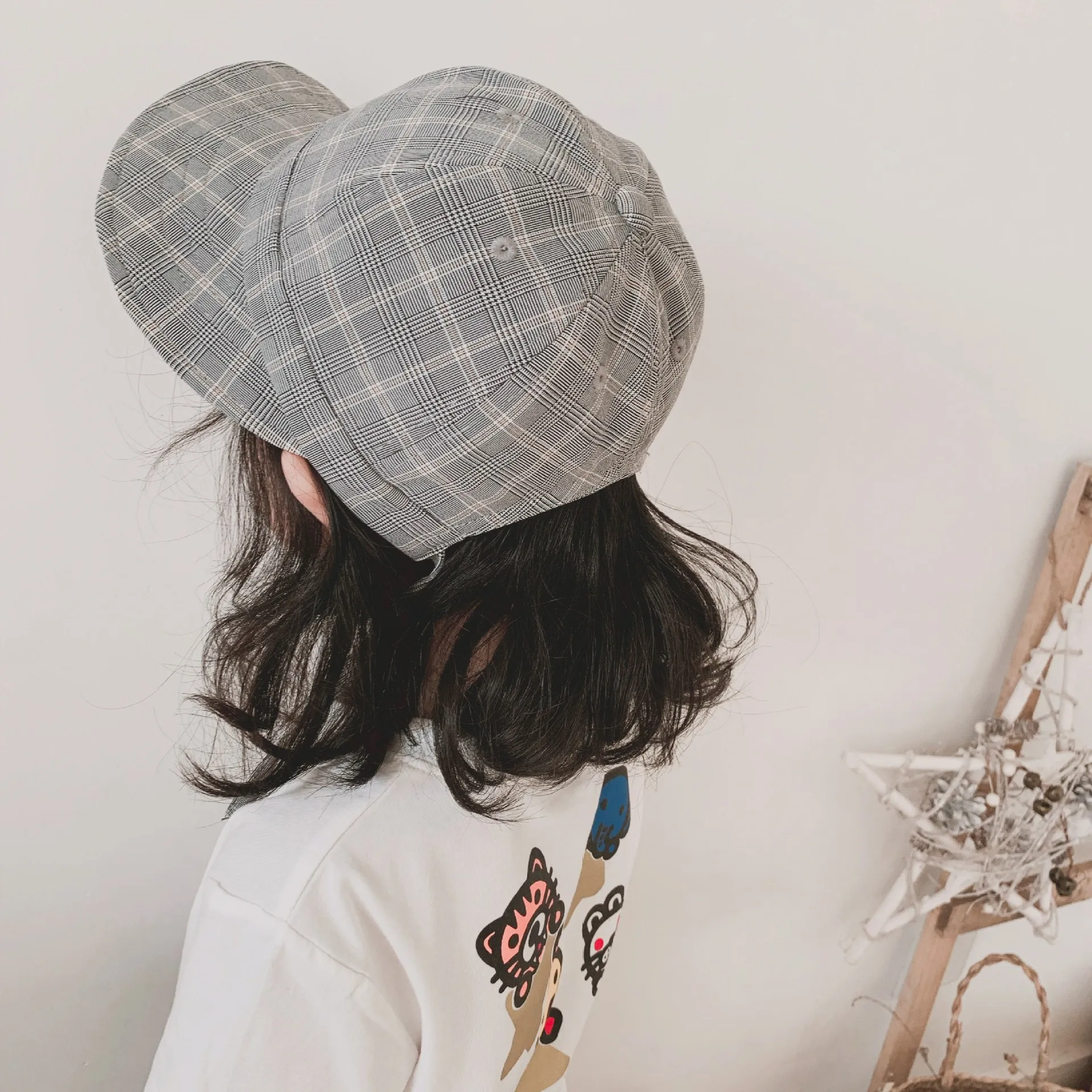 

of temperament big edge child fisherman duck tongue cap fine grille strap-on bandage boys and girls cloth soft edge basin cap