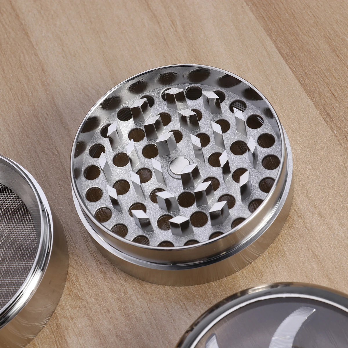 4 Strati Tabacco Spice Grinder Herb Weed Grinder con Manico Mini Spezie Mulino Mulino Rilevatori di Fumo di Tabacco Tubi di Rettifica
