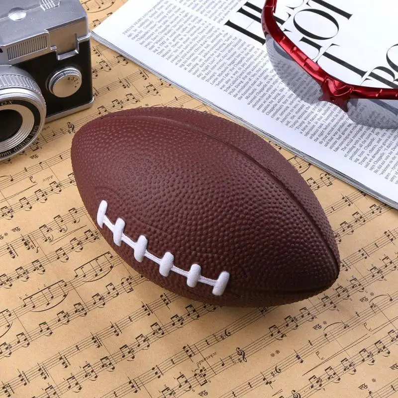 1 unid Mini suave de la PU Rugby Material de espuma marrón Anti-estrés Rugby fútbol pelota de juguete al aire libre de formación fútbol americano,