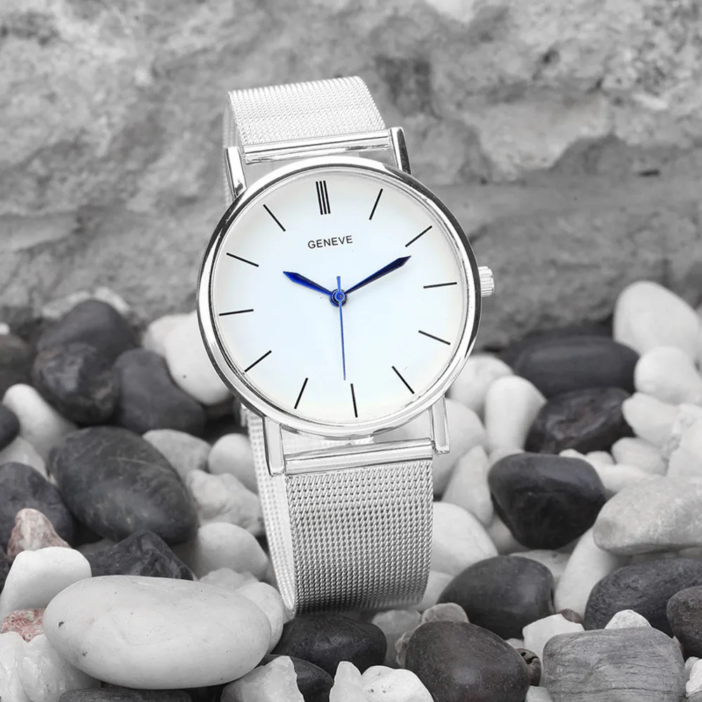 

Fashion statement 2018 Handcrafted high quality Woman Mens Retro Design Alloy Band Analog Alloy Quartz Wrist Watch