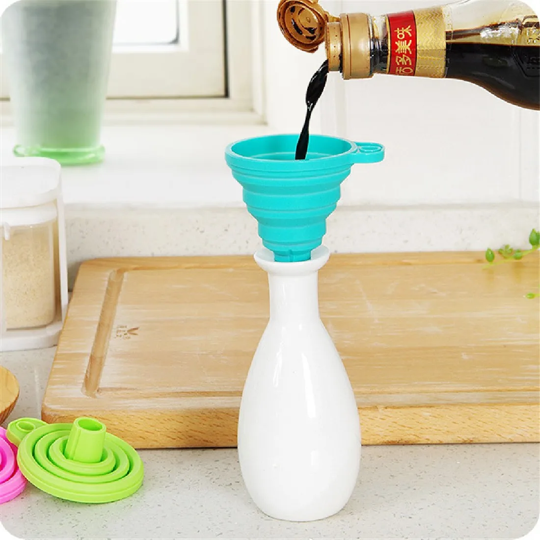 Free Shipping High Quality 1Pc New Mini Silicone Gel Foldable Collapsible Style Funnel Hopper Kitchen Cooking Tools