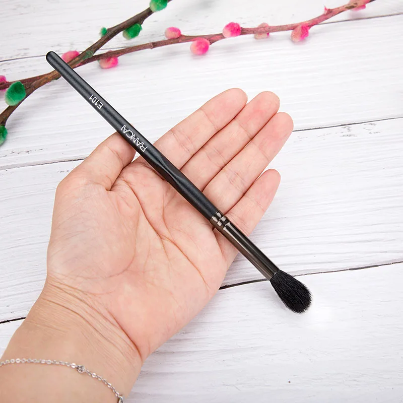 Flame Shape Eyes Makeup Brush Contour Brushes (1)