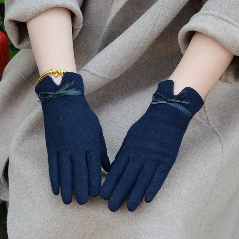 Women touch Mitten Gloves Winter Women Warm Cashmere Full Finger Leather Bow Gloves Wool Embroidery Touch Screen Gloves C23 - Цвет: C22 Navy Blue