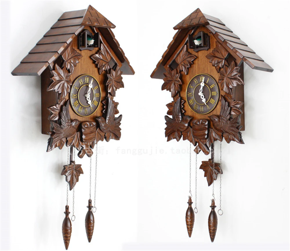 

Retro European Vintage Cuckoo Clock Cuckoo Clock Hand-carved wood wall clock