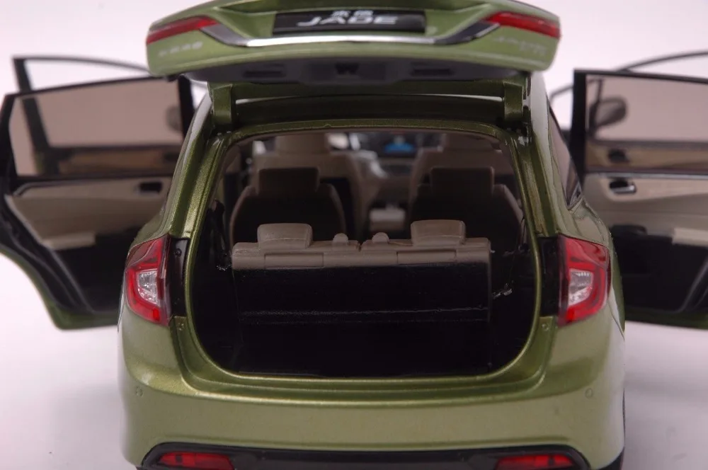 Honda Jade model in scale 118 (8)