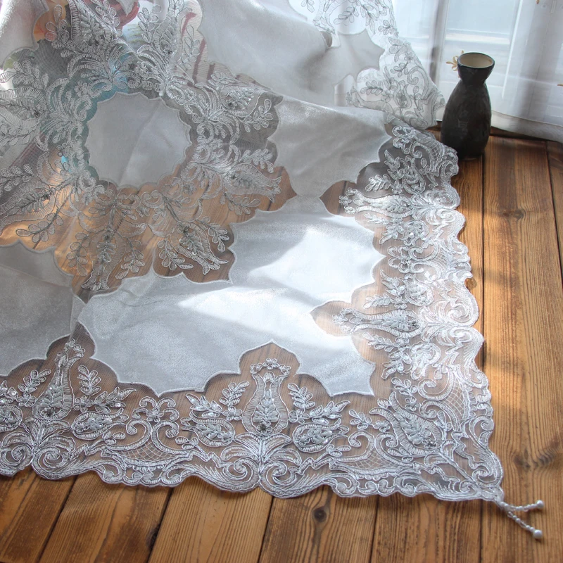 

Luxury Lace Satin Beaded Square Christmas Tablecloth Gold Silver Splice Cloth Kitchen Home Wedding Table Cover Textiles D026