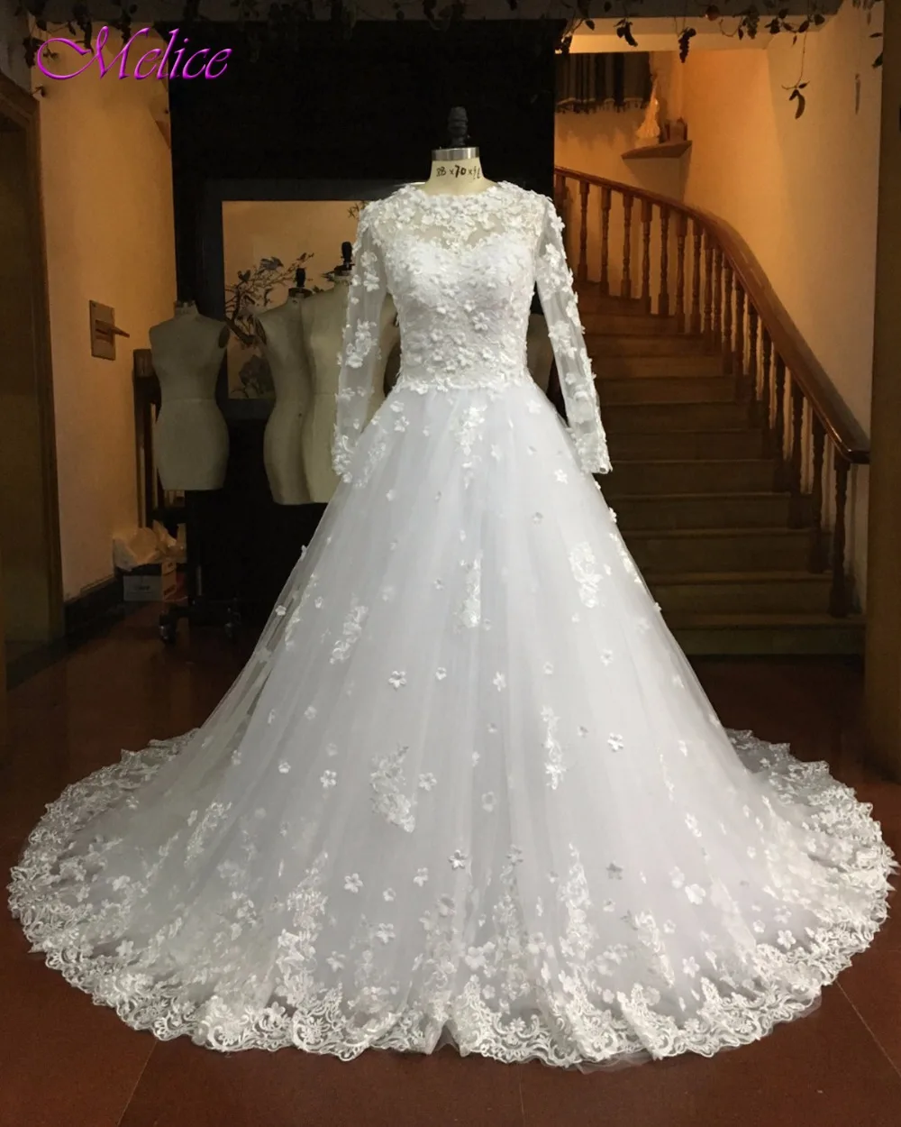 19333 23 De Réductionfmogl Magnifique Appliques Robe De Mariage Robe De Bal Princesse Robe De Mariée 2019 élégant Manches Longues à Lacets Robe De