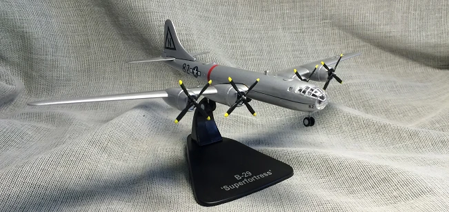rare ATLAS 1/144 World War II US Air Force B-29 strategic bomber model The first atomic bomb carrier Alloy aircraft model ae 75006 1 24 world war ii us marine corps stretcher squad