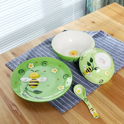 

Children's tableware set Creative hand painted green bee ceramic dinner set Cute cartoon animal relief bowl plate set HJ01.11