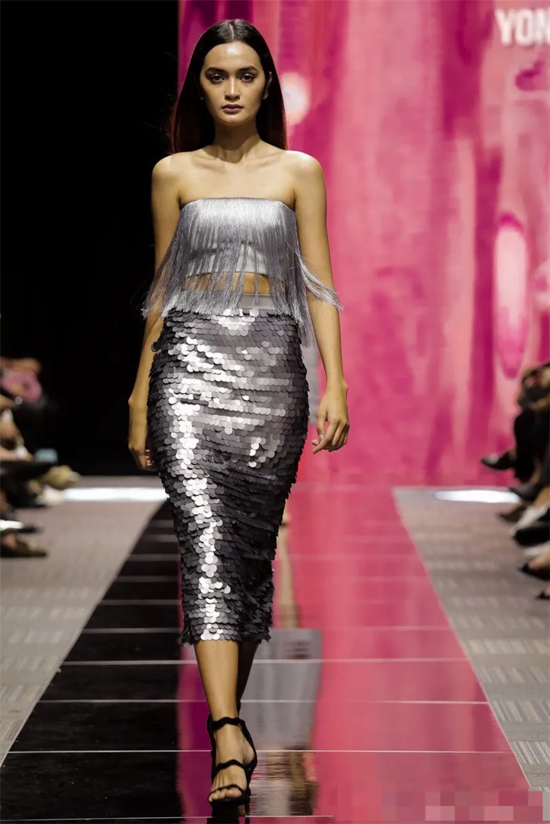 Hoge Kwaliteit Celebrity Strapless Kwastje Korte Tops Mid Kalf Lovertjes Rokken Bandage Vrouwen Sets Hoge Kwaliteit Celebrity Strapless Kwastje Korte Tops Mid Kalf Lovertjes Rokken Bandage Vrouwen Sets