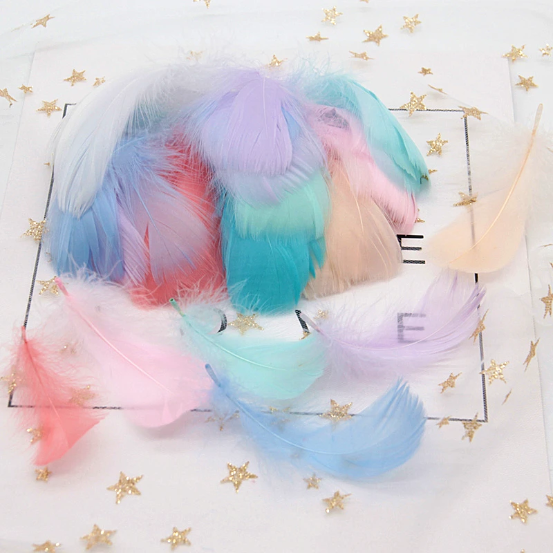 

Plumes Natural Feather Mixed Color Feathers 4-8cm Goose Feather Plumes for Wedding Hat Hair Accessories Craft Making 100 Pcs/lot