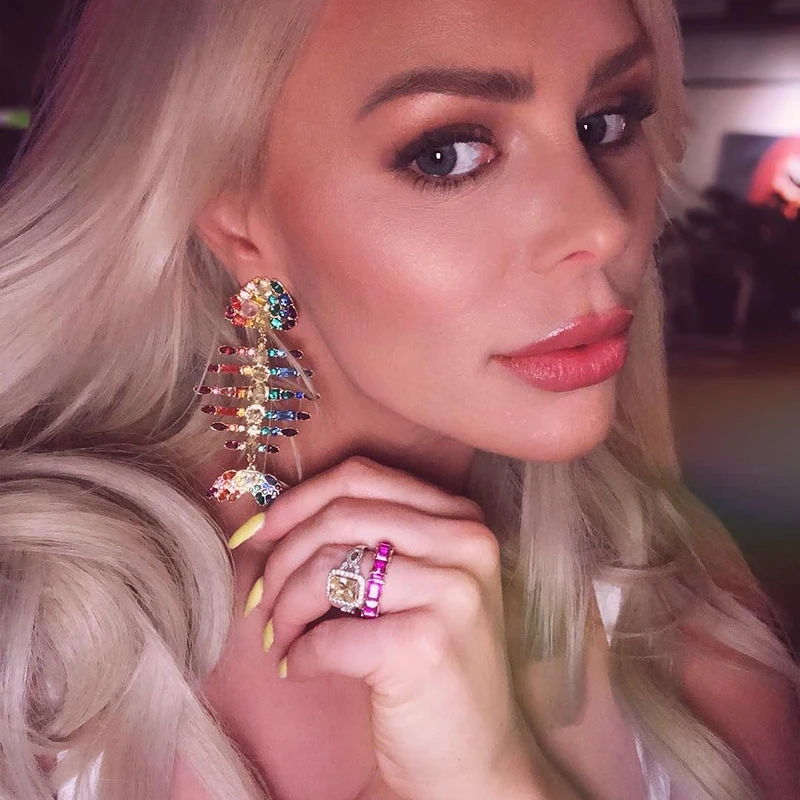 

AENSOA Colorful Crystal Fish Shape Women Pendant Drop Earrings 2019 Animals Hyperbole Fashion Party Jewelry Shiny Earrings Gift