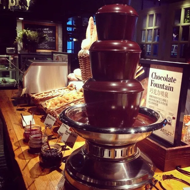 Chocolate Fountain Golden Corral