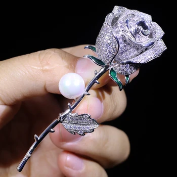 

2018 nuevo elegante espinoso rosas flor broches para las mujeres, marca de gran perla Zircon pines Hijab de accesorios de prenda