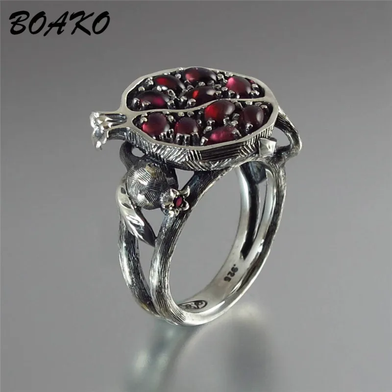 

Vintage Red Garnet Ring Pomegranate Shaped Zircon Stone Crystal Rings for Women Ethnic Jewelry Silver Color Wedding Rings Gifts