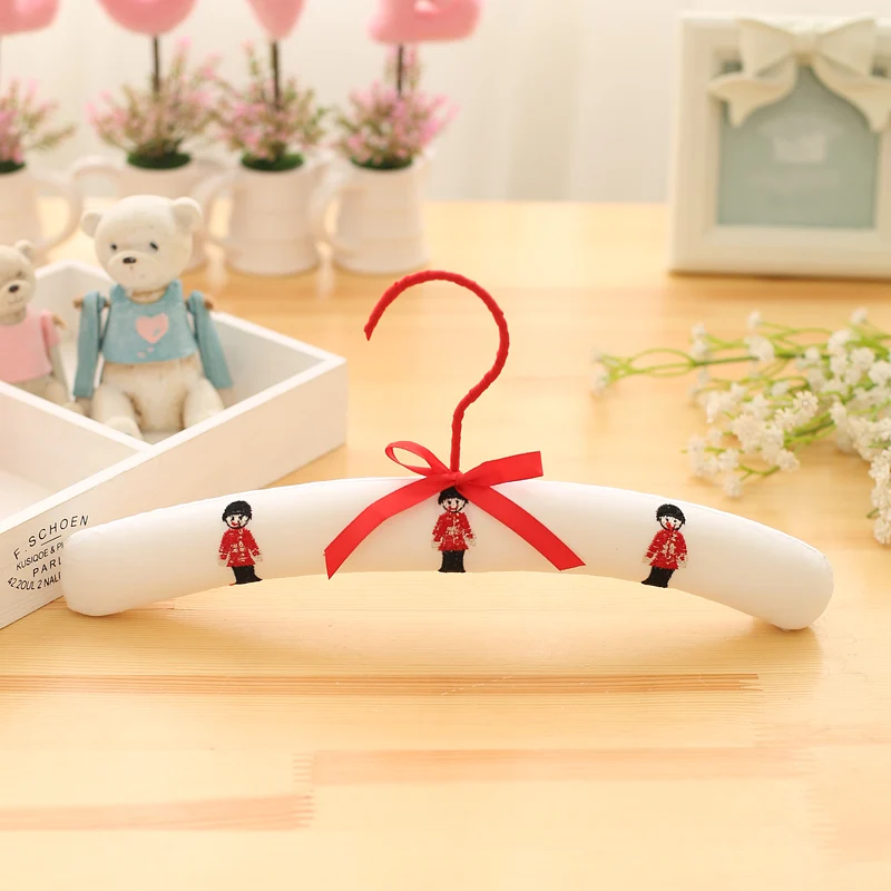 

5 шт./лот 31 см детская одежда с вышивкой в виде бабочек, стойка для одежды, губка, магазин детской одежды для всей семьи, одежда для маленького солдата