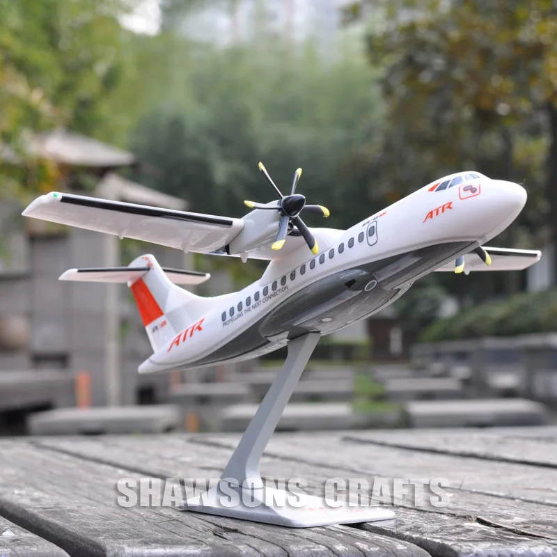 PLANE MODEL SCALE 1/100 COLLECTOR AIRCRAFT ATR 42 600 AIRLINER REPLICA