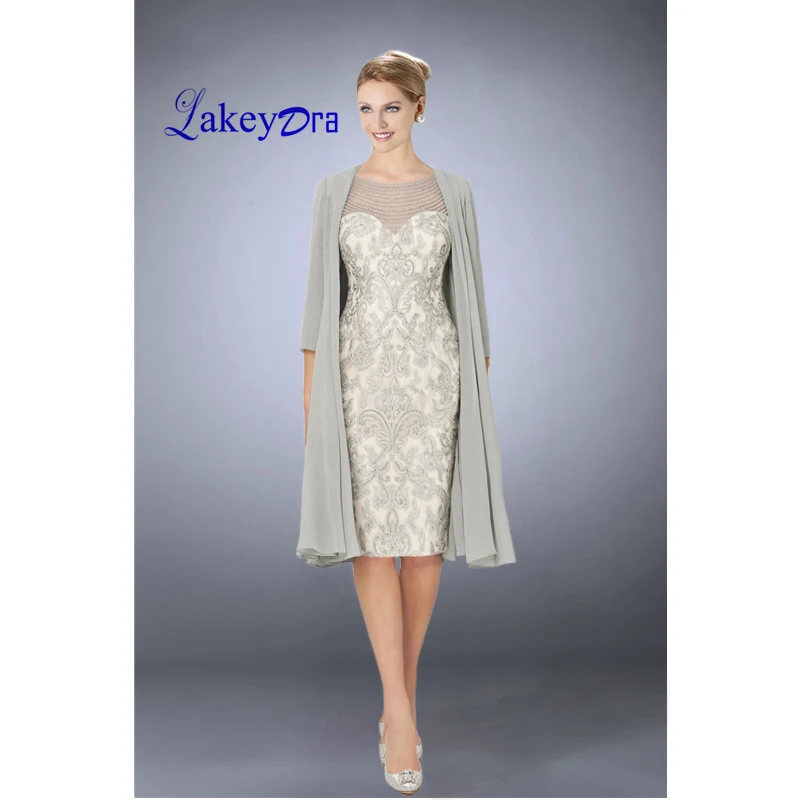 

Lakeydra Silver Chiffon Mother of the Bride Dresses Boat Neck Knee-Length Plus Size Party Gown with Appliques Robe de Soiree