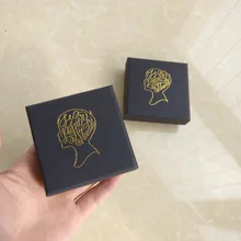 1000 шт./лот под заказ; высокое качество коробка ювелирных изделий с золотой логотип из фольги для упаковки кольца ожерелье футляр для браслета с губка внутри