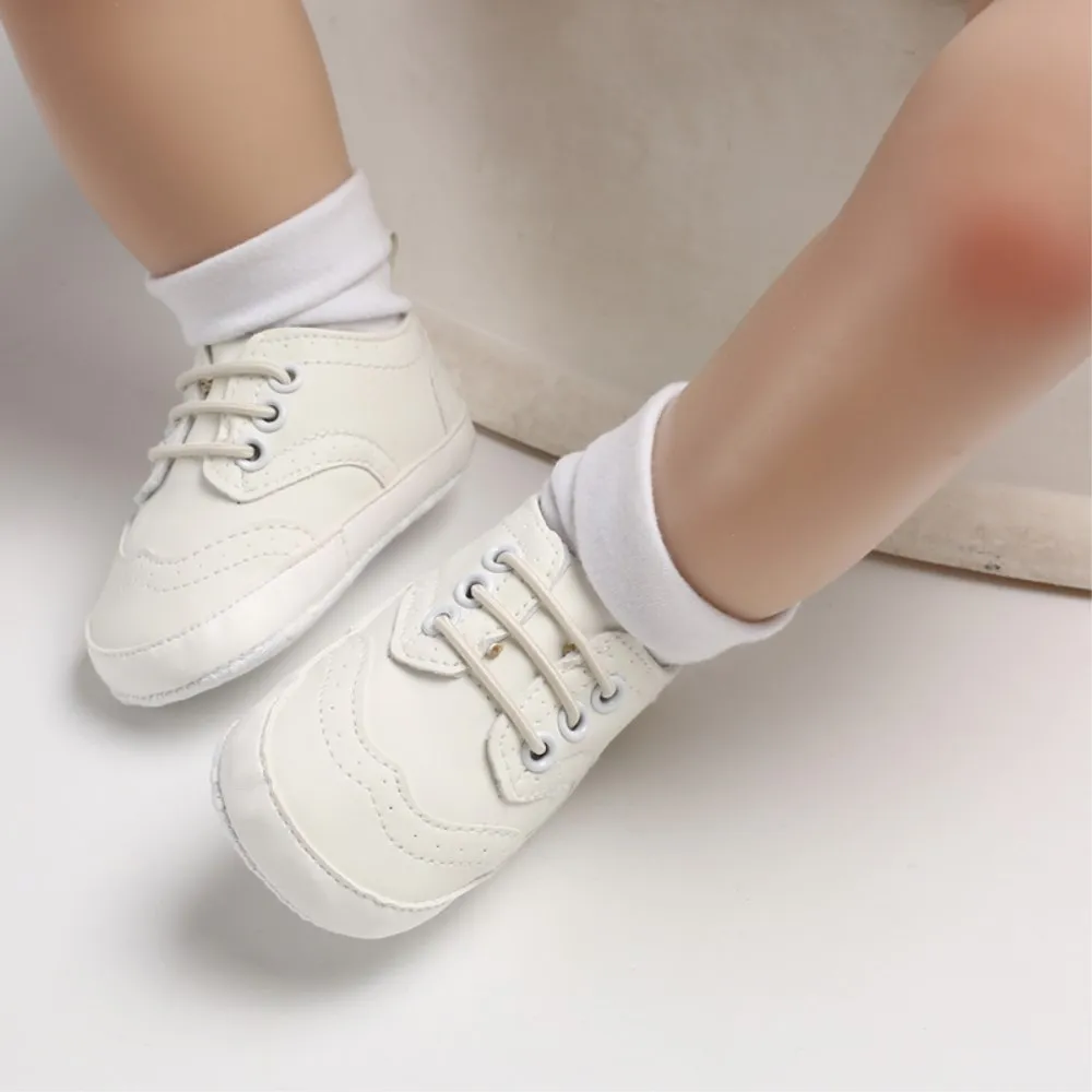 Для новорожденного мягкий подошва, обувь для кроватки с перекрестной шнуровкой, тапочки для малышей и девочек, противоскользящая мягкая обувь - Цвет: Белый