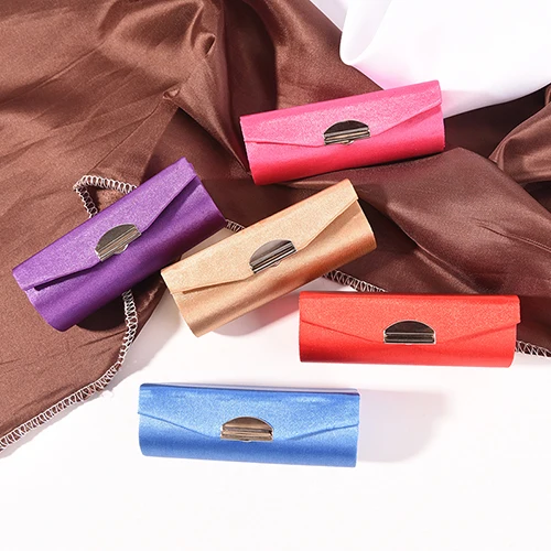 

One Piece Flower Design Lipstick Case Retro Embroidered Holder With Mirror Jewelry Packaging Box Random Color Fashion