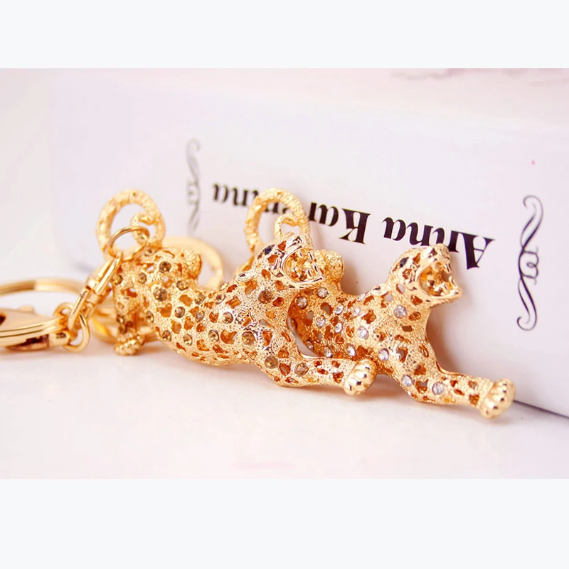 Pro Acme novedad Leopard rhinestone llavero aleación llavero titular mujeres bolsa Chams colgante Llaveros coche llaveros pwk0702