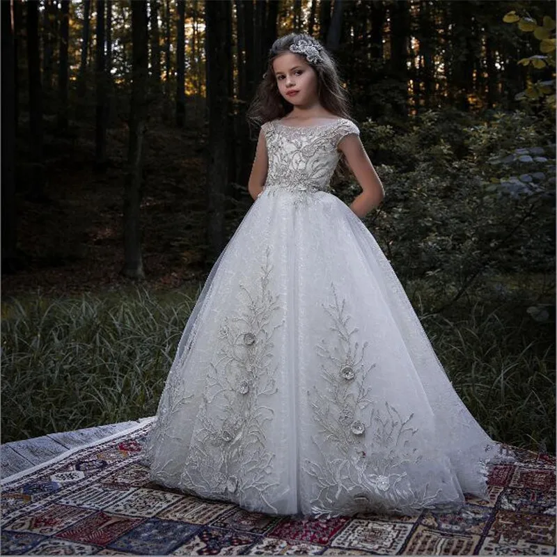 

Luxury and High Quality Flower Girl Dress Beaded 3D Appliques Sweep Train Well Designed Pageant Gowns Prom Dress Evening Dress