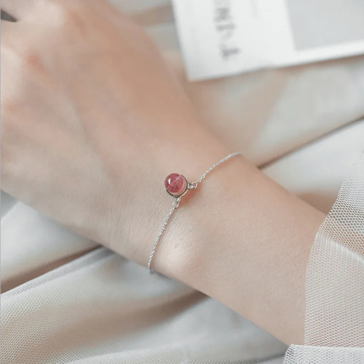

New sweet cat cute creative strawberry crystal bracelet accessories WB02