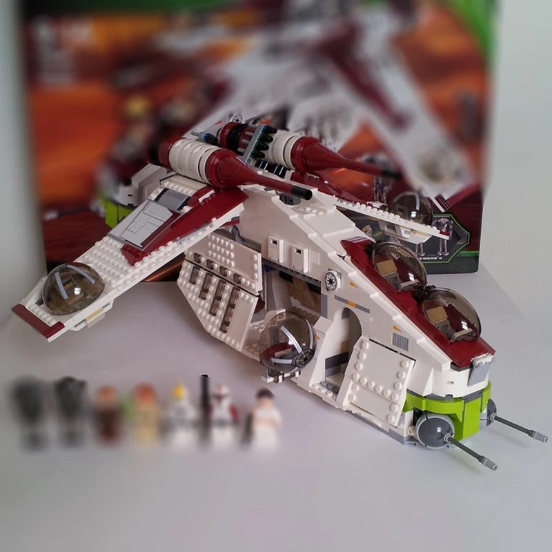 

Star Wars Republic Gunship Space Figuter Building Blocks DIY Model Bricks Toys Gifts Compatible Legoing 75021 05041