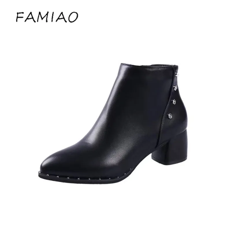 

FAMIAO New 2017 Autumn Winter Fashion Leather Boots Women Flats Ankle Boots Casual Round Toe Buckle Zip Martin Boots