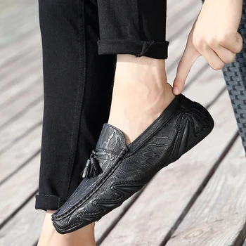

Genuine Leather Summer Shoes hole Men Flats Loafers Breathable fashion Casual Chaussure Homme cow Leather Men Moccasins Shoes L5