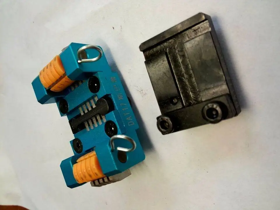 Newest DAT17 locksmith car key maker car key tool machine + code